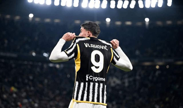 包含尤文图斯遭遇意外失利，小组第二出线的词条