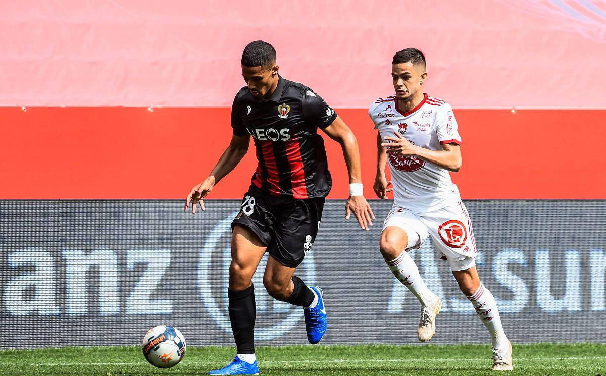 兰斯客场击败里尔，继续领跑积分榜的简单介绍