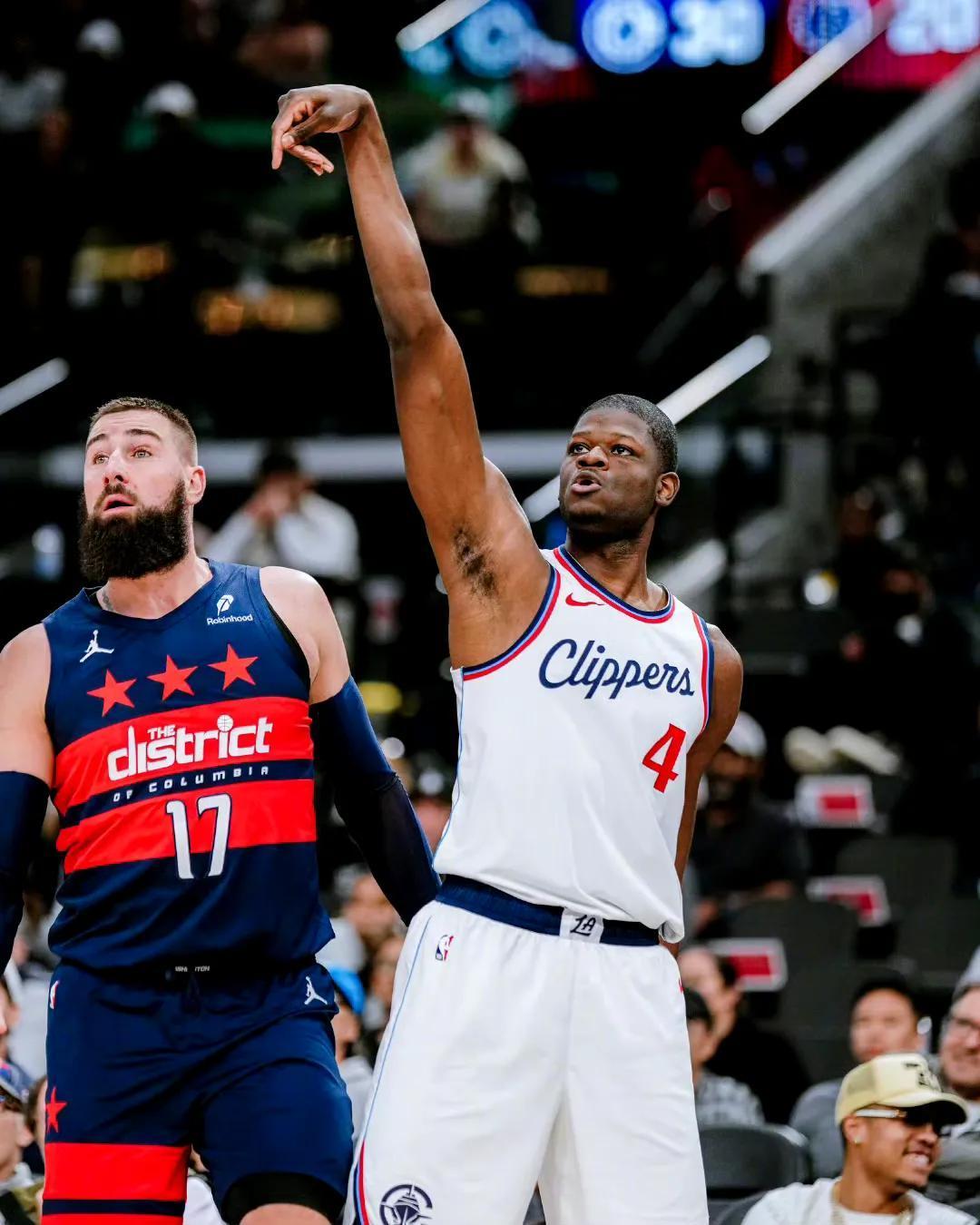 关于快船队遭遇失利,主力球员伤退成疑的信息