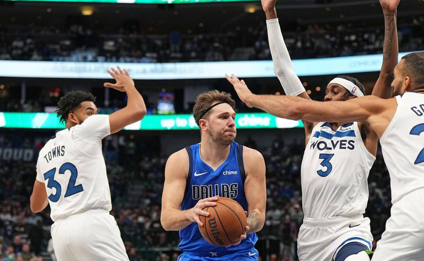 东契奇惊艳全场,唐斯助攻爆棚,球队未来可期逆转取胜!