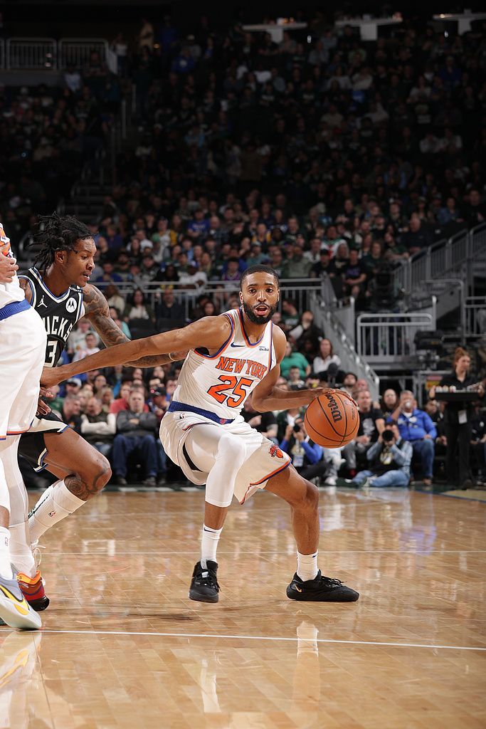 雄鹿复出首战,爆发新星状态火爆,公牛成为焦点! 雄鹿复出首战,爆发新星状态火爆,公牛成为焦点!