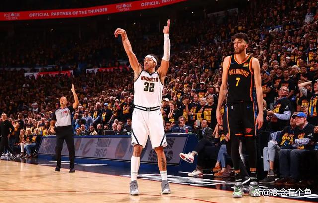 西亚卡姆险胜爵士,官方宣布新规关键表现点燃全场! 西亚卡姆险胜爵士,官方宣布新规关键表现点燃全场!